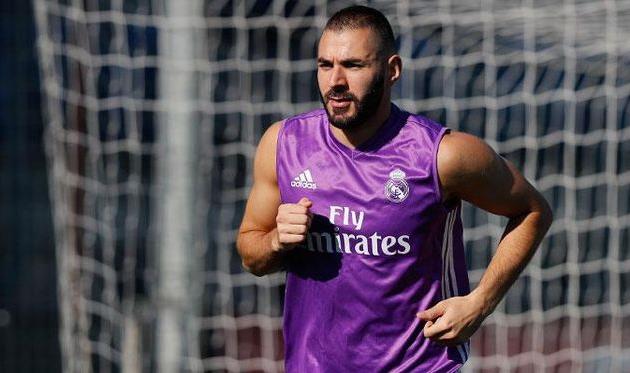 У Бензема диагностировано воспаление сустава