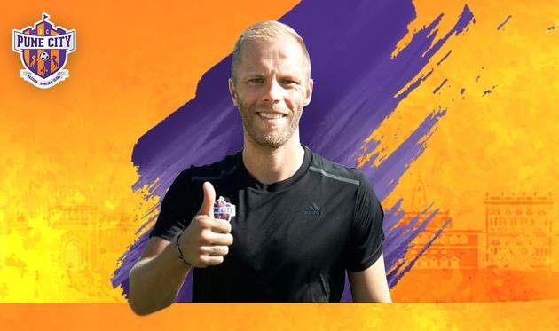 Эйдур Гудйонсен, Twitter