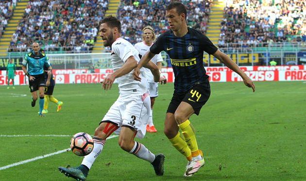 Андреа Рисполи (слева) - автор гола Палермо, gazzetta.it