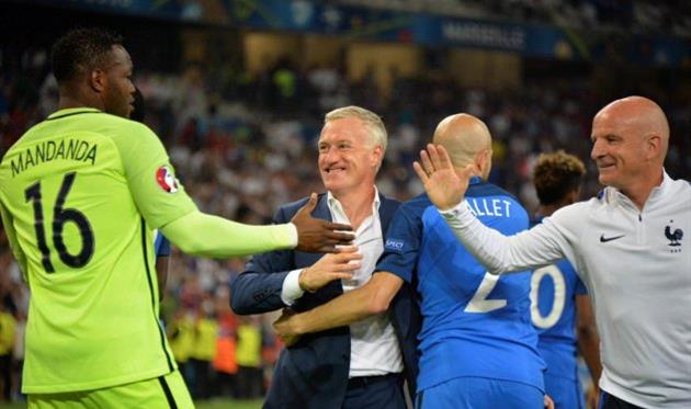 манданда и дешам, twitter