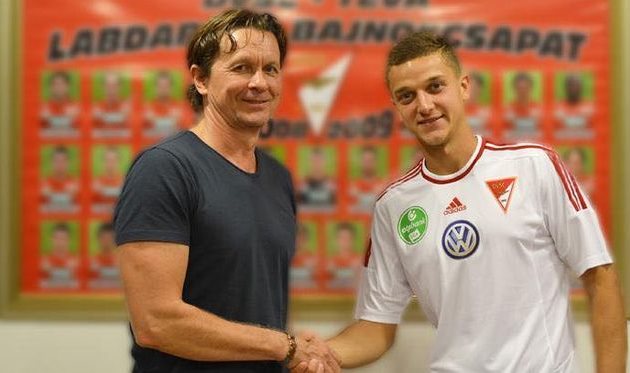 ИВАН БОБКО (СПРАВА), DVSC.HU