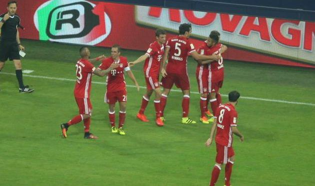 Радость игроков Баварии, twitter.com/fcbayernen