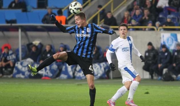 Евгений Зубейко против Евгения Коноплянки, фото С.Ведмидя, Football.ua
