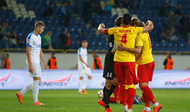 игроки зирки празднуют победу над днепром, фк днепр