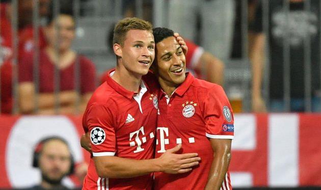 Джошуа Киммих (слева), marcadorint.com