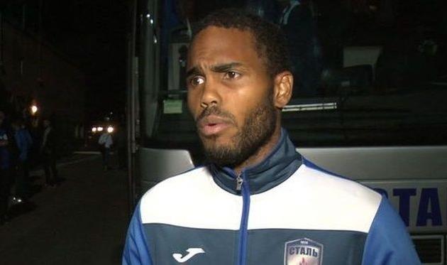 Бой Деул, ФК Сталь