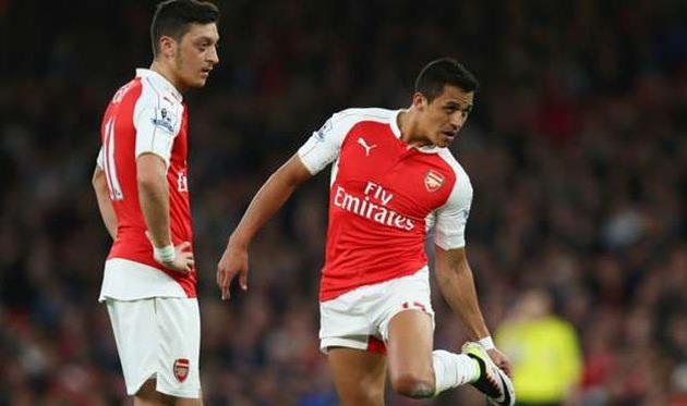 Месут Езил (слева) и Алексис Санчес, Getty Images