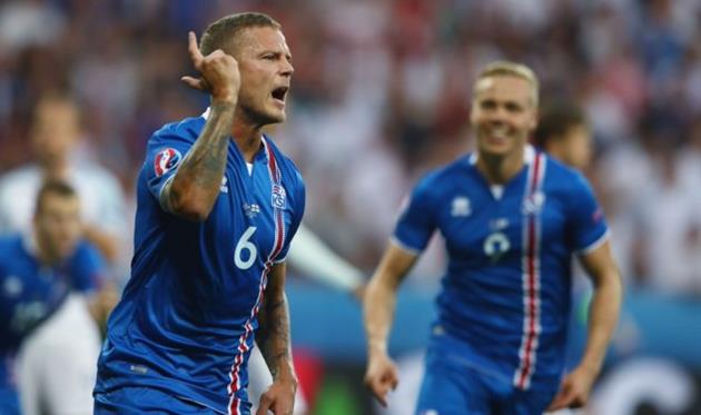 герой матча - рагнар сигурдссон, twitter