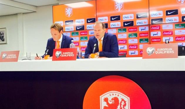 данни блинд, twitter