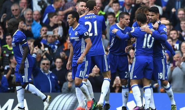 Игроки Челси празднуют гол Диего Косты, twitter.com/chelseafc