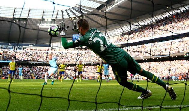 Стекеленбург отразил два пенальти, premierleague.com