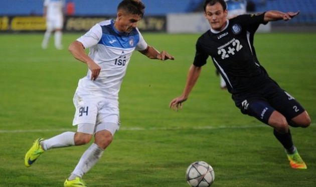 Максим Задерака (слева), fcstal.com