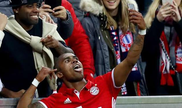 Дуглас Коста, Goal