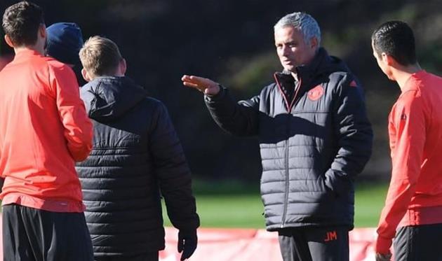 Жозе Моуриньо на тернировке, thetimes.co.uk