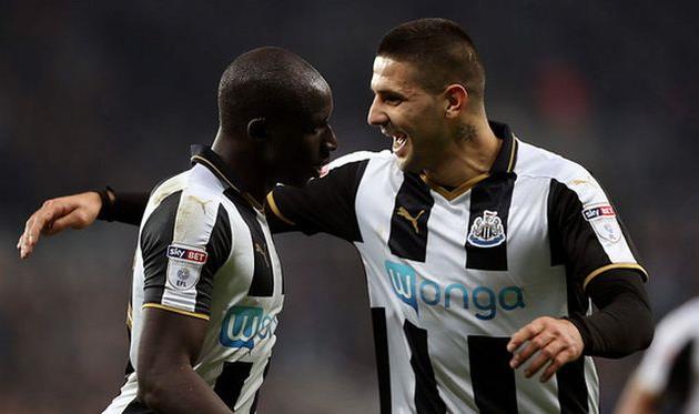 Диаме и Митрович на двоих забили четыре, Getty Images