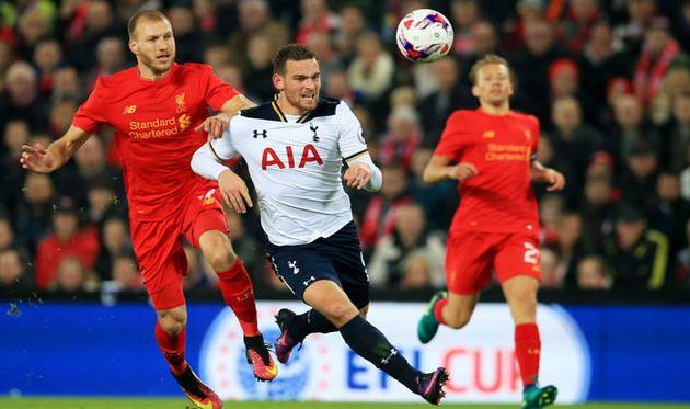 Винсента Янссен (в белом), Sky Sports