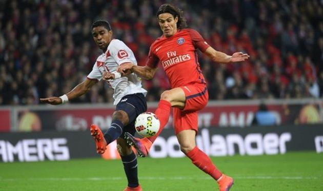Гол Эдинсона Кавани (слева) принес парижанам непростые три очка, lequipe.fr