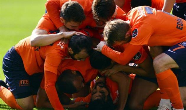 истанбул башакшехир - единоличный лидер чемпионата Турции, twitter