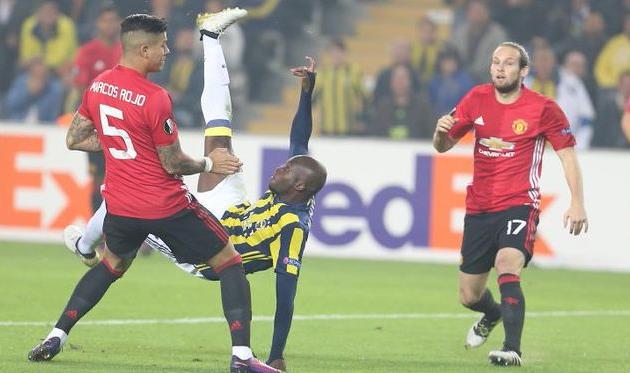 Мусса Соу во время своего феноменального гола, twitter.com/fenerbahce