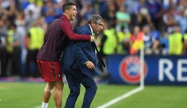 Криштиану Роналду и Фернанду Сантуш, google.com