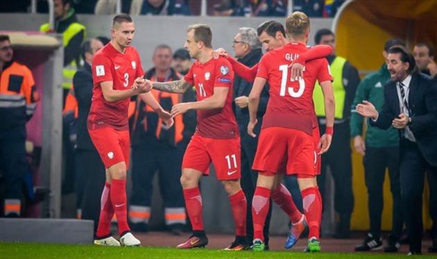Поляки празднуют первое взятие ворот в матче, uefa.com