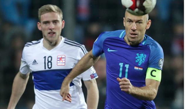 Арьен РОббен (справа), twitter.com/KNVB