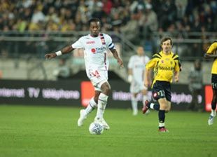 Сидней Гову помог Лиону победить, фото lequipe.fr