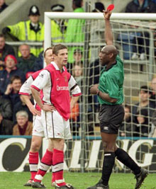 А вот этого дядьки в зеленом на тусовке не было :)