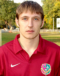 Платон также забивает