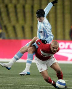 Насри сверху на Моцарте, Марсель - на Спартаке, фото Reuters