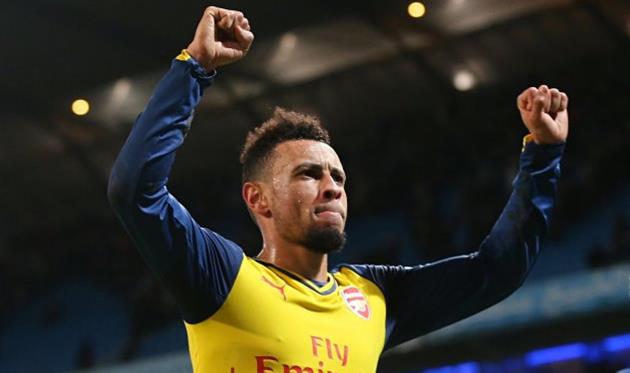 франсис кокелен, twitter