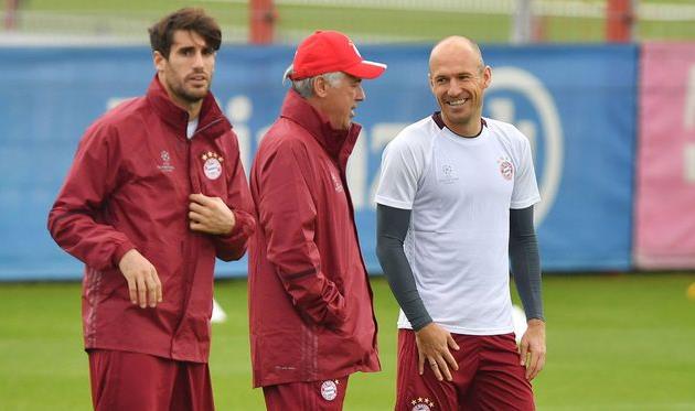 Хави Мартинес, Карло Анчелотти и Арьен Роббен, fcbayern.com