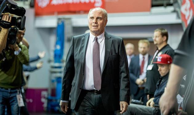 Ули Хенесс, bundesliga.com