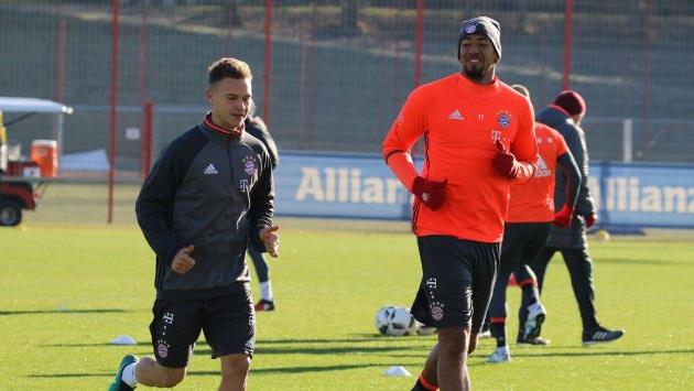 жером боатенг (справа), фк бавария