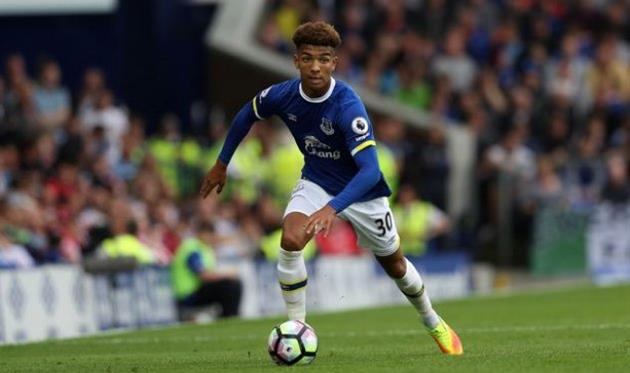 Мэйсон Холгейт, twitter