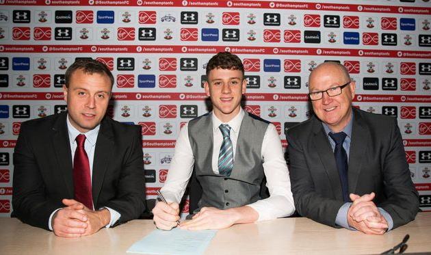 Саутгемптон заключил профи-контракт с юным вратарем
