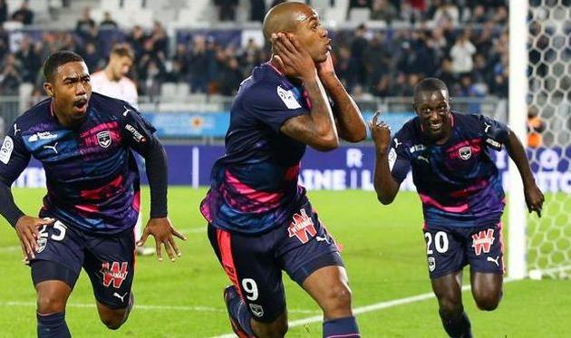 Диего Ролан (в центре), Icon Sport