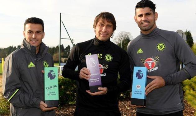 Слева направо - Педро, Антонио Конте и Диего Коста, chelseafc.com