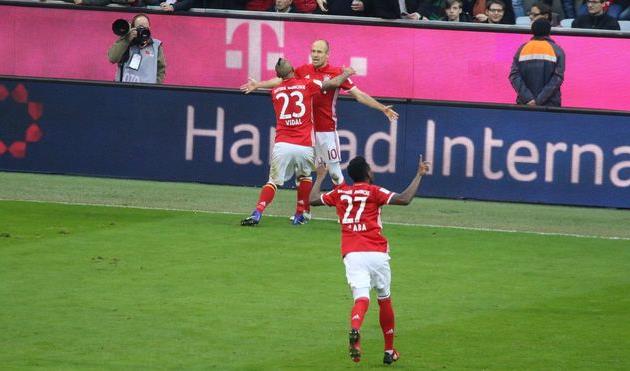 Арьен Роббен открывает счет во встрече, twitter.com/FCBayern