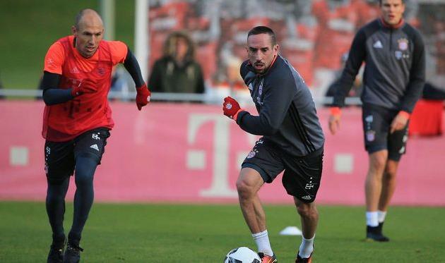 Арьен Роббен (слева) и Франк Рибери, fcbayern.com