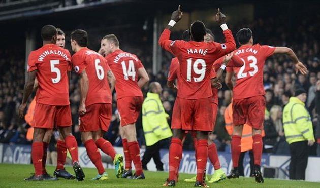 Мане празднует взятие ворот Эвертона, uefa.com