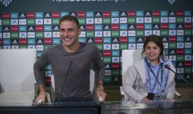 Хоакин (слева), MARCA