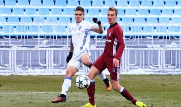 Владислав Алексеев (слева), fcdynamo.kiev.ua