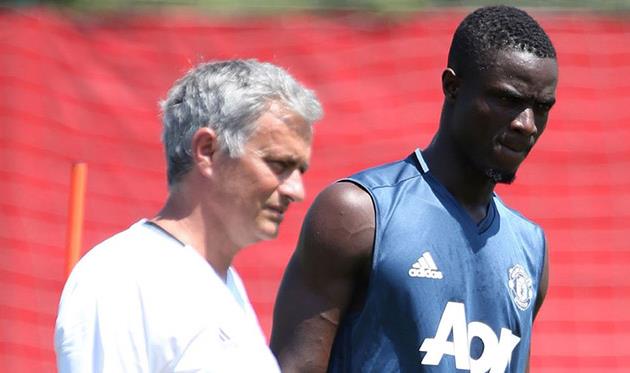 жозе моуриньо и эрик байлли, manutd.com