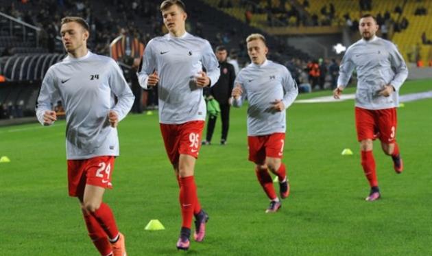 эдуард соболь (второй слева), фк заря