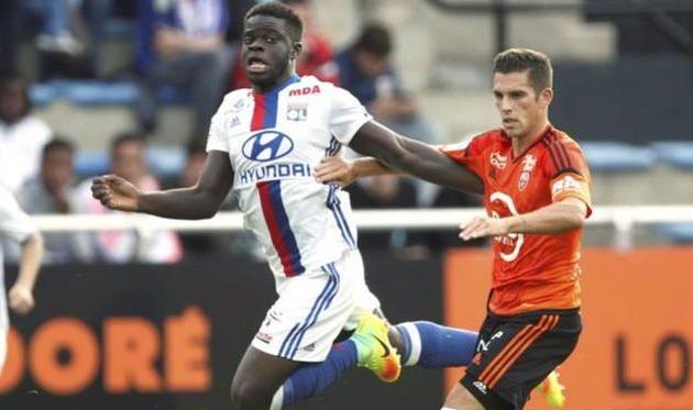 Лион сдал своего форварда в Газелек Аяччо