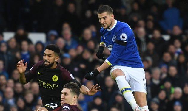 Один из авторов мячей - Кевин Миральяс, evertonfc.com