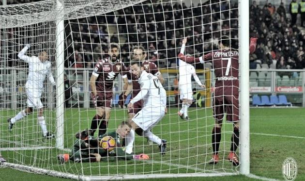 бертолаччи отыгрывает первый мяч, twitter