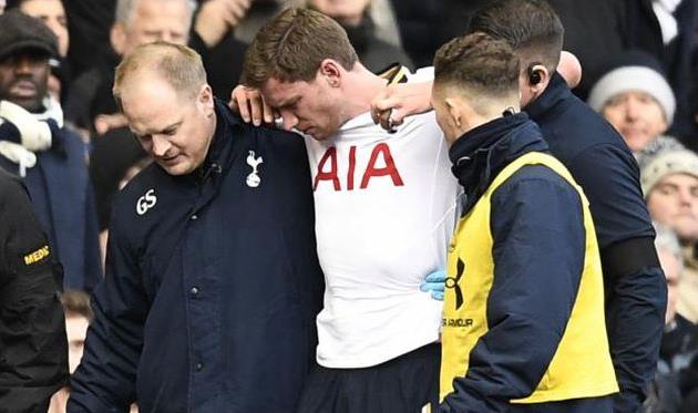 Ян Вертонген (по центру), Reuters