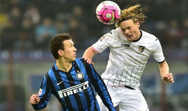 Оскар Хильемарк (справа), AFP